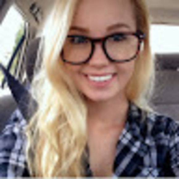 Meet your Posher, Celine - Picture 1 of 1